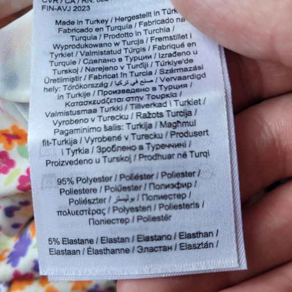 Noisy May Silky Short Sleeve Midi in Ditsy Floral, BNWT, Size L - Picture 8 of 8